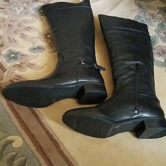 Shoes - Picture 2 of 3